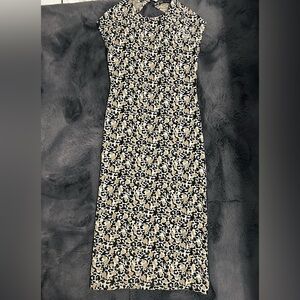 Women’s printed Dress by Zara in a size Large